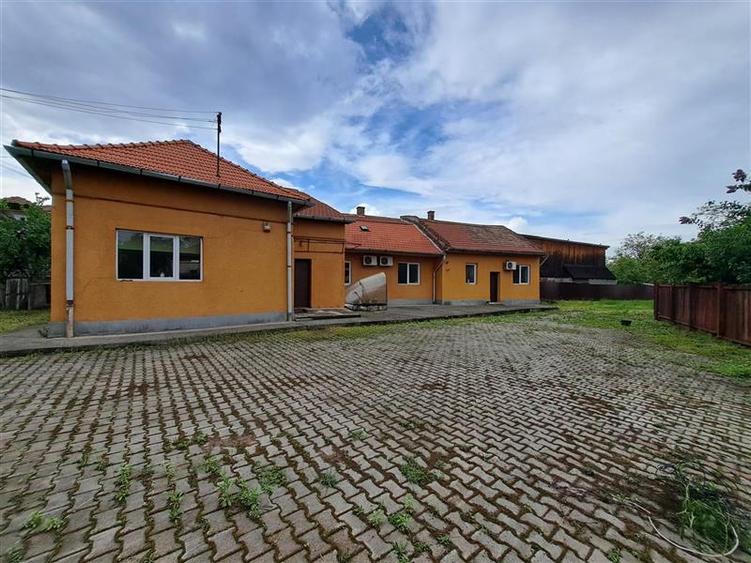 Casa individuala, 165 mp utili + 1100 mp teren, situata in zona Semicentrala!