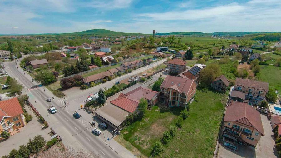 De vânzare pensiune cu restaurant, teren 4.750 mp – Băile 1 Mai