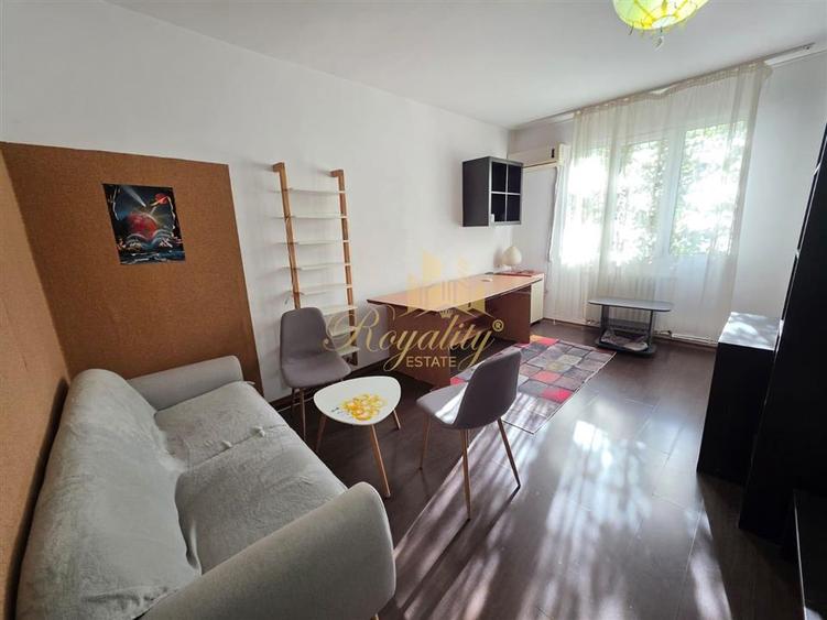 Apartament 1 camera, centrala proprie, etaj 1 - Zona Complexului Studentesc