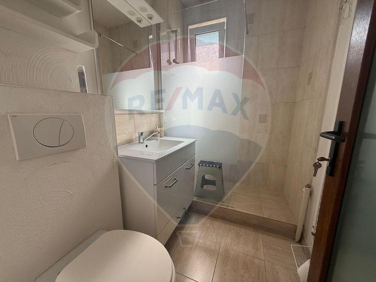 Apartament de închiriat 2 camere etaj 1 Central