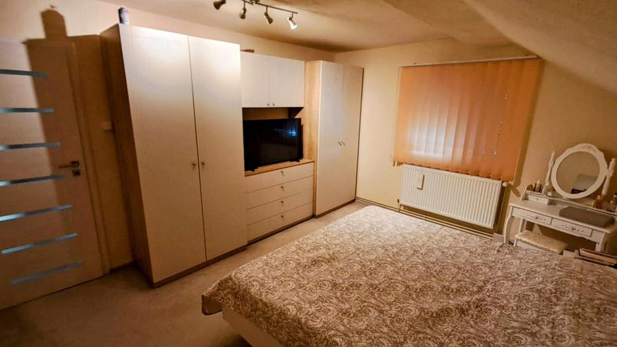 Casa individuală P+M, zonă liniștită, în Vatra veche a satului