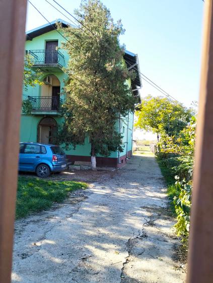 Proprietate completă: casă, terenuri și anexe în Valea Voievozilor
