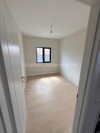 Preț atractiv ! Casă cu toate utilitățile disponibile  - 3
