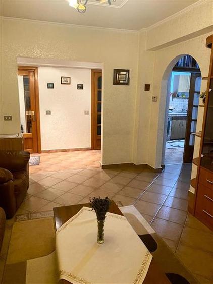 Apartament 3 camere Focsani , zona ultracentrala - Primaria Focsani , decomandat