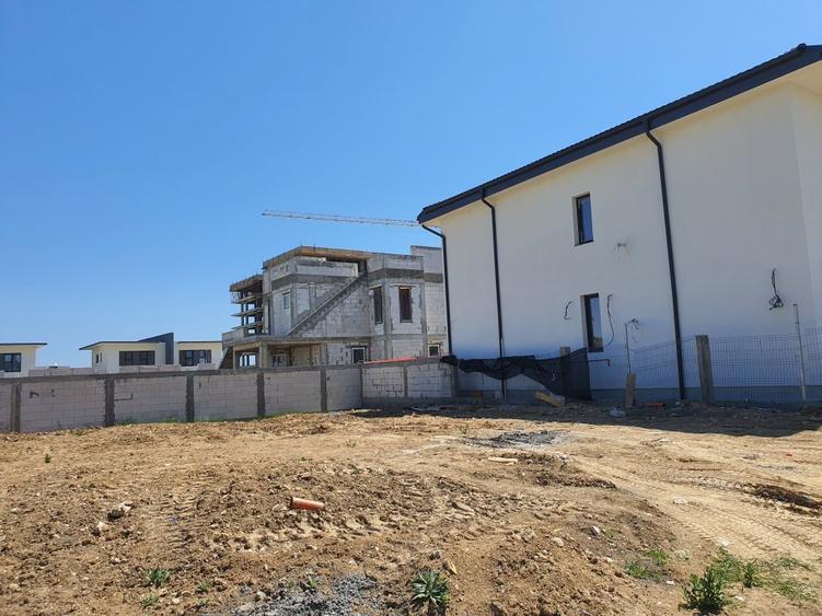 Exclusivitate-Mamaia Sat, str.M20, teren 434mp, 23m/22m, situat la 140m de lac