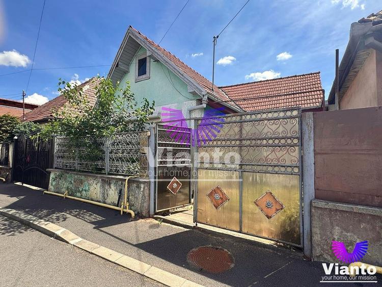Casa Individuala singur in curte 262 mp - zona Tiglari