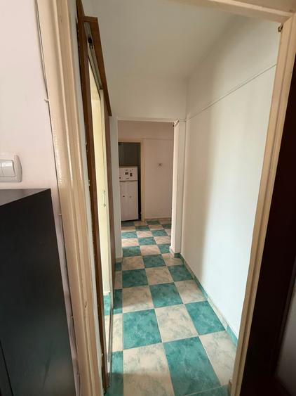 Apartament 2 camere, decomandat, loc parcare și boxă