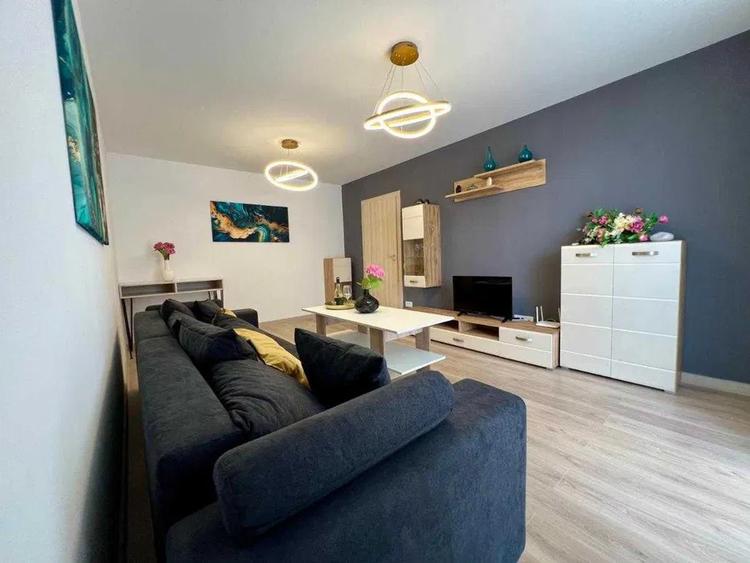 Apartament 2 camere, decomandate, zona Urban Plaza