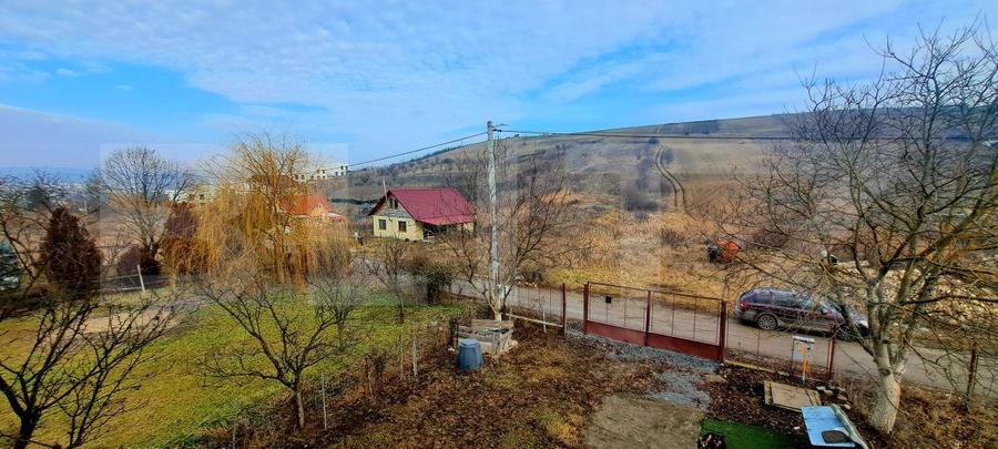 Casa individuala 90mp,teren 1000mp,situata in Dezmir