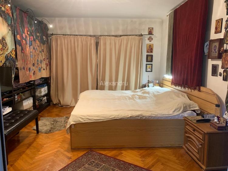 Vând apartament deosebit zona Piața Constitutiei str. Mitropolit Antim Ivireanu - 15