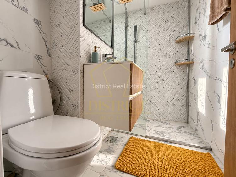 Apartament de vanzare cu 3 camere, zona Gheorghe Lazar, recent renovat