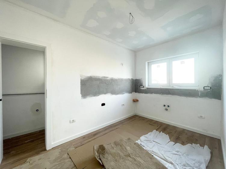 Duplex cu 5 camere separat prin camera tehnica - Mosnita Noua