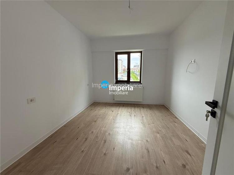 Apartament 2 cam intabulat,boxa si parcare – Soleia, V. Lupului - 5