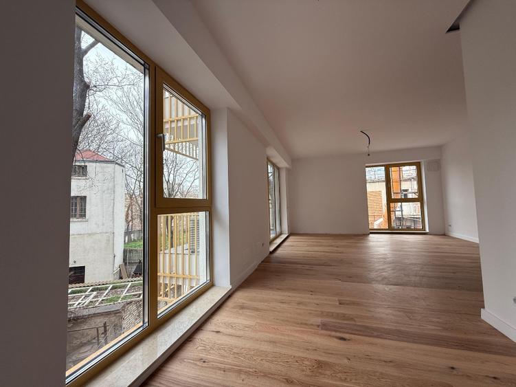 Penthouse Nou Bucuresti de Vanzare - Unirii - 3 Camere - Bloc 2026