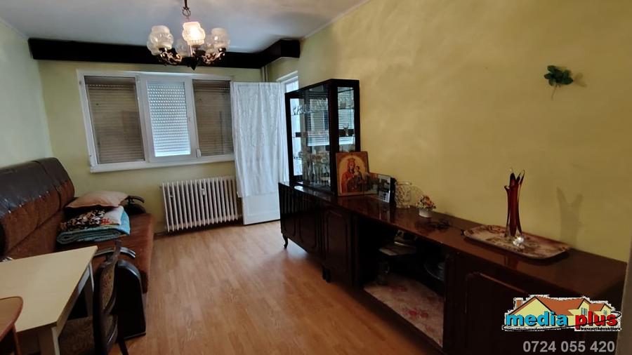 Apartament 2 camere decomandat, parter, balcon și beci – Micro 13