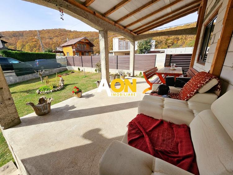 Casa semifinisata in zona pitoreasca, langa padure, 450 mp teren, Sard