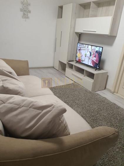 2 camere| zona Spitalul Județean| Liviu Rebreanu| balcon|