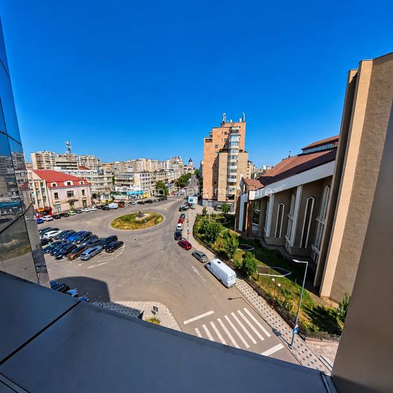 Spatiu 26 mp la etajul 4, str Piata Revolutiei Bacau - 5