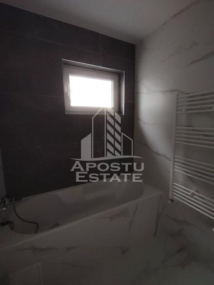 Apartament cu 2 camere, bucatarie inchisa, centrala proprie