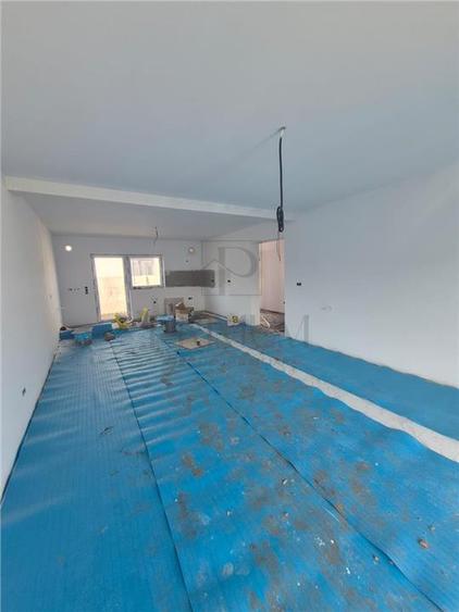 Duplex toate utilitatile - iluminat stradal - doua fronturi - pret de apartament