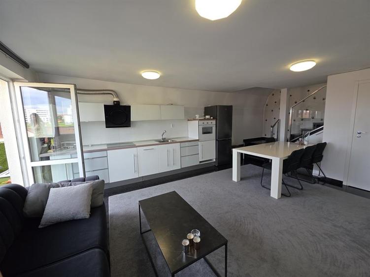 Comision 0%. Apartament 3 camere in A.Muresanu cu terasa panoramica si garaj