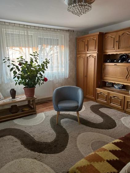 Casa de vanzare cu mansarda si teren 20 ari