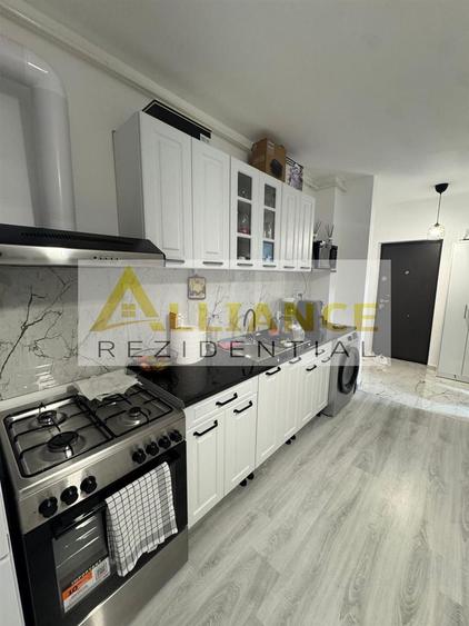 Apartament 3 camere de vânzare