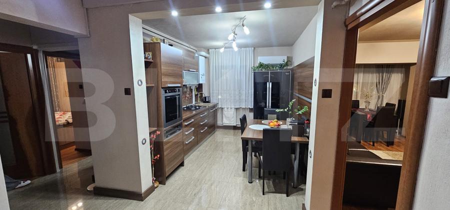 Apartament 3 camere, decomandat 70 mp, zonă centrală – Deva