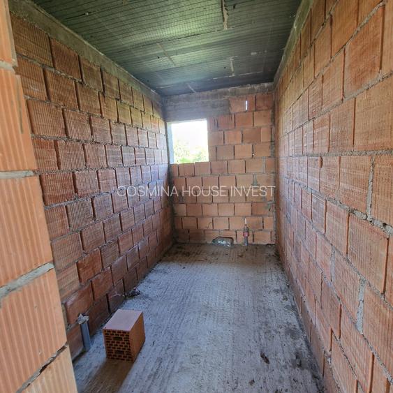 Se vinde casa la rosu, sat  Malaiesti jud. Prahova , pret 72000 euro negociabil - 7
