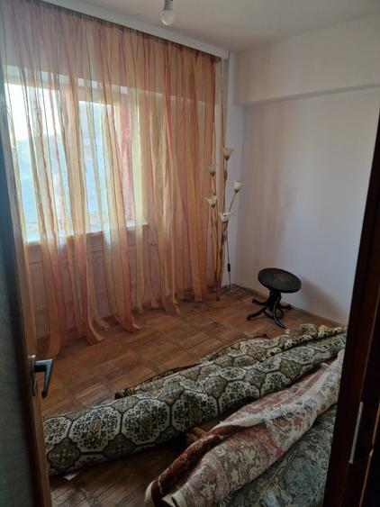 Apartament 3 camere zona Calea Nationala /Mall , etaj 4 cu sarpanta