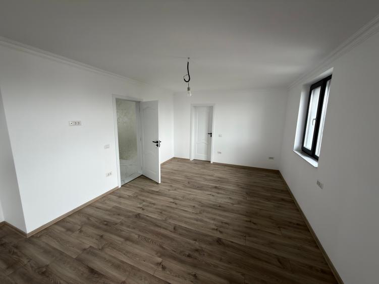 Casa noua cu etaj la cheie zona Scolii 11