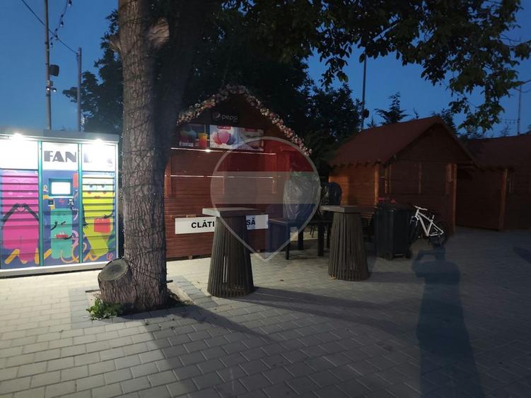 DE VÂNZARE CENTRU COMERCIAL MOARA VLASIEI CU CHIRIASI ACTIVI, 1860 MP