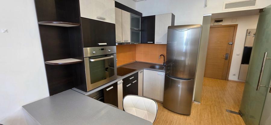 Apartament 2 camere de închiriat – Vitan Rin Grand Hotel 38 mp