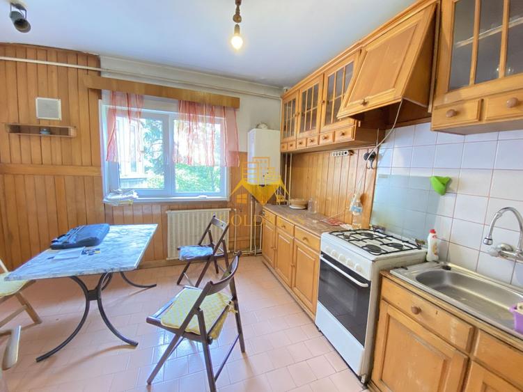 Apartament 3 camere decomandate etaj 2 Gradini Manastur zona Big Belly