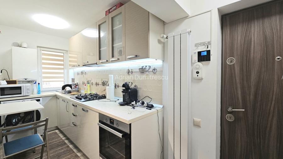 Central, zona vile, la cheie, renovat integral,  mobilat si utilat modern - 2