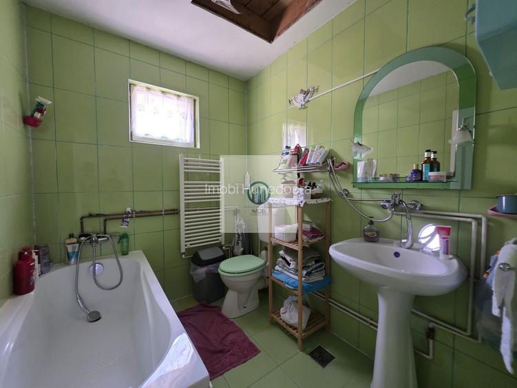 Casa D+P+M in Deva-Aurel Vlaicu, 3 dormitoare, 3 bai, garaj si terasa