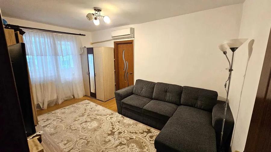 Apartament cu 3 camere, etajul 3/4, zona Alexandru cel Bun