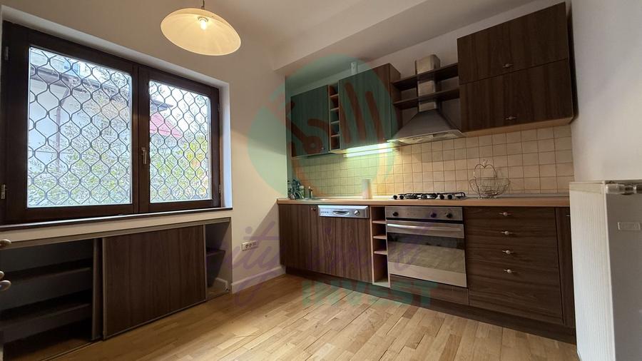 3 camere Primăverii – parter înalt, imobil mic, renovat