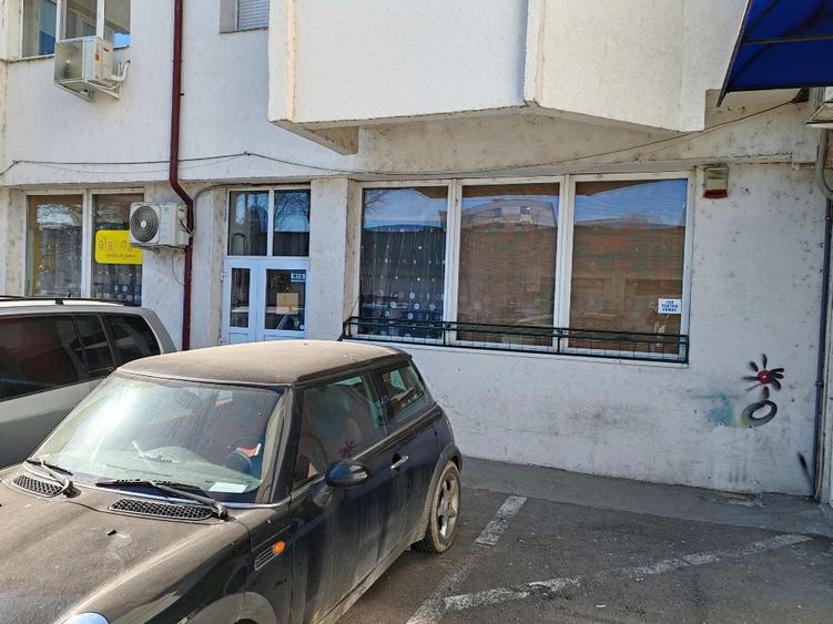 Spatiu comercial / birou 110 m.p. la parter bloc zona Lidl Nicolina, proprietar