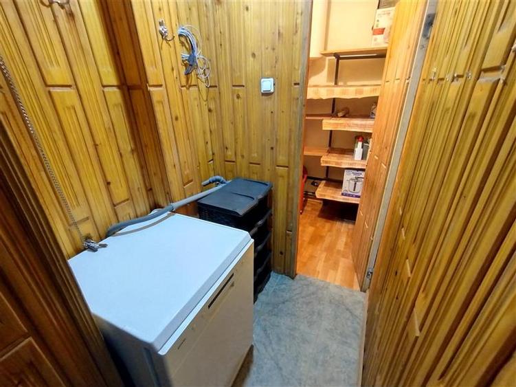 Oravita, Apt.4 Cam, 96mp , Zona Garii, Pret Negociabil