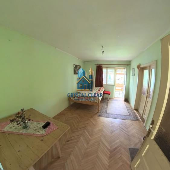 Casă 2 camere + teren 1700 mp - zona Platoul Cornești, str. Trebely