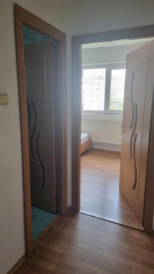 Apartament 3 camere de vanzare - Ostroveni, decomandat, etaj 7/10, 2 băi