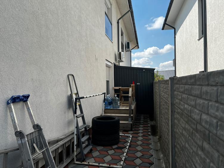 Duplex superb, 120mp construiti, 195mp teren, strada asfaltata, Domnesti