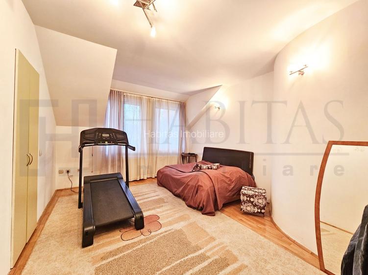 Casa cu 8 camere, dispusa pe doua nivele, Parcul Central - 21