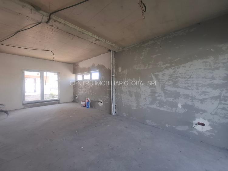 ​Vilă Individuală P+1E+Mansardă | Construcție Solidă, Toate Utilitățile - 11