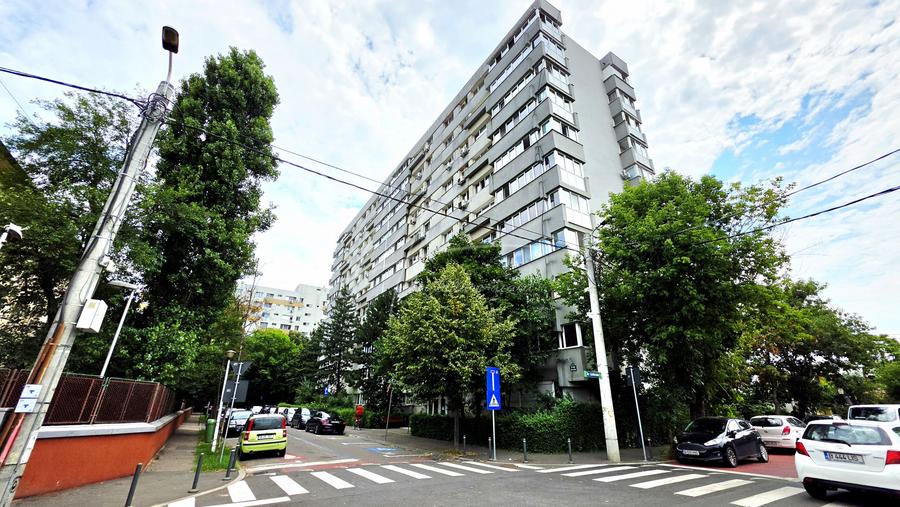 Cel mai urat apartament din Bucurestii Noi. Fa-l tu frumos!