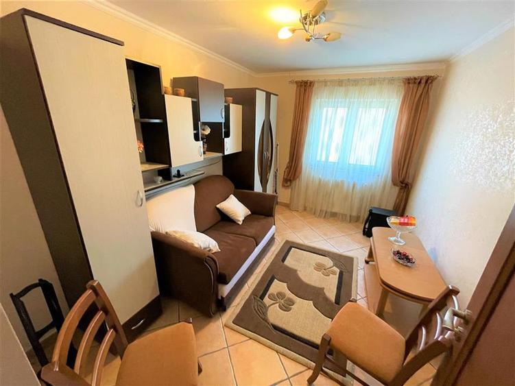 Apartament 4 camere, mobilat +utilat, CT, etaj 4, zona Primarie