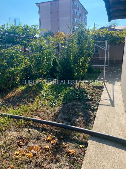 Casa 4 camere - Ovidiu - 130.000 euro negociabil (cod E11+E12) - 4