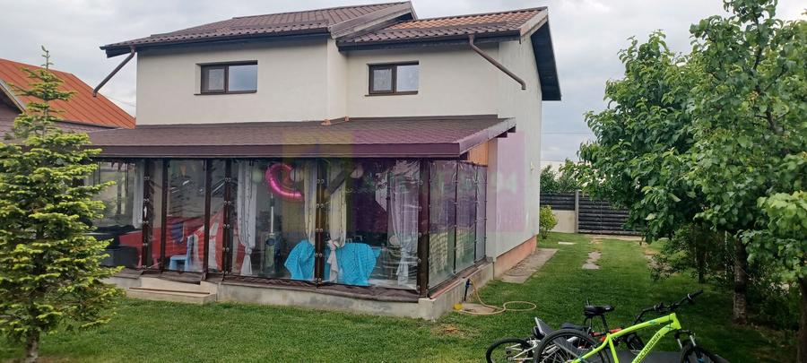 Săbăreni, casă 2011, P+M 4 camere + dependințe, curte 500 mp