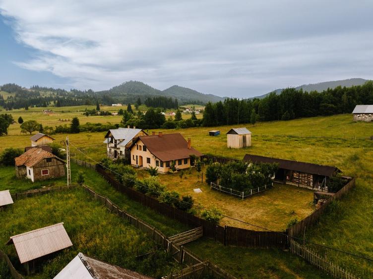 Casa de vânzare pentru locuit sau pentru pensiune